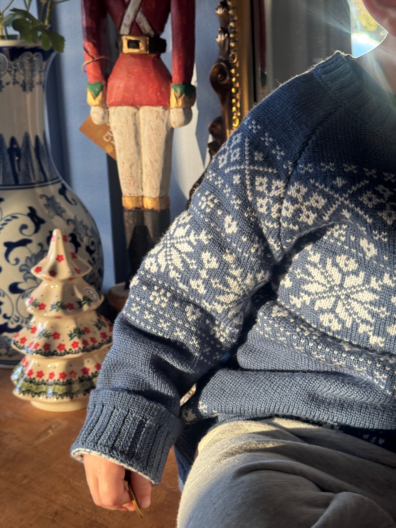 Wool cardigan snowflake