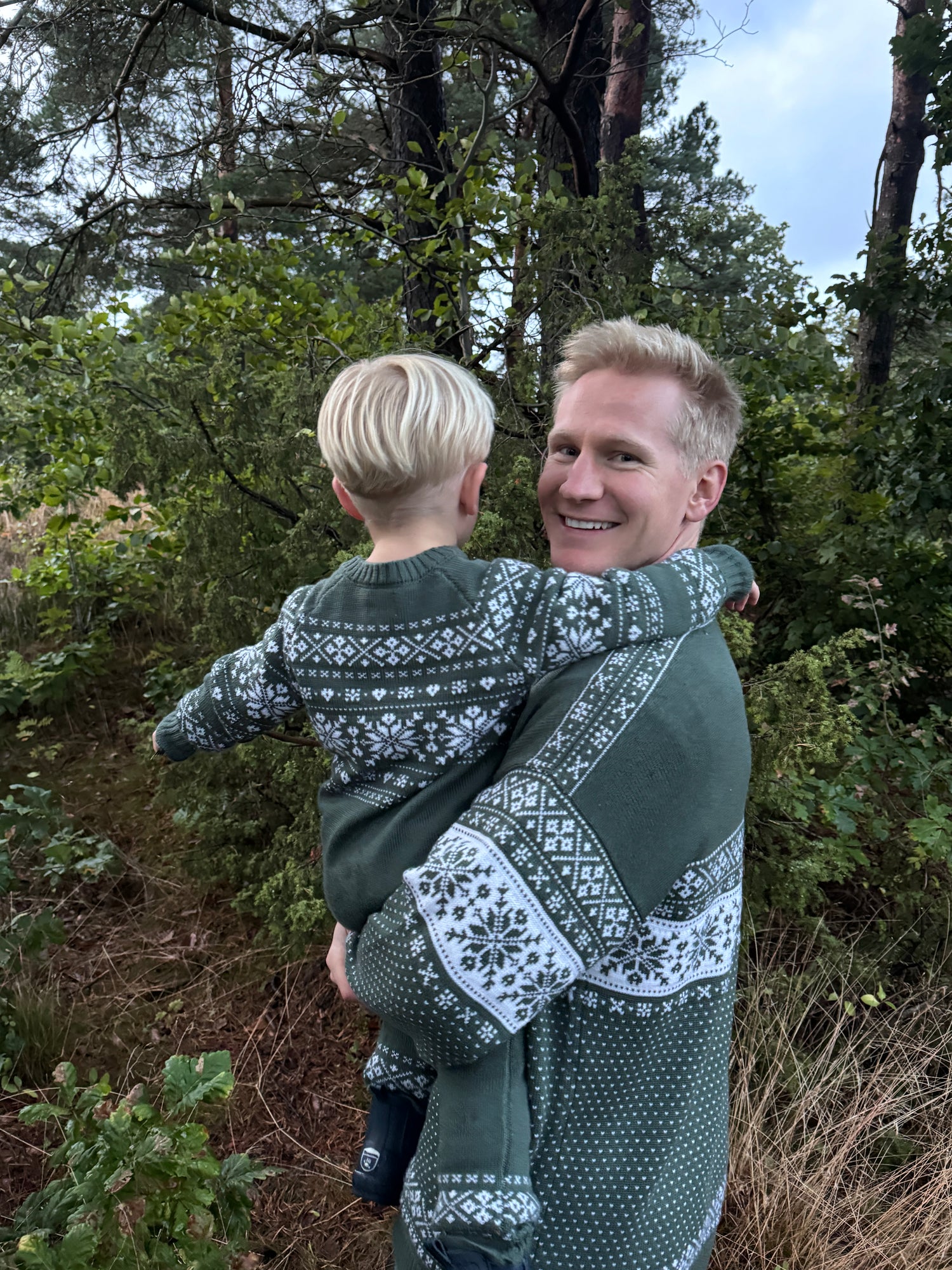 Men's Snowflake Half Zip